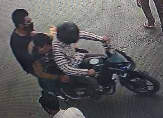 वरिष्ठ पत्रकार शुजात बुखारी, उनके दो सुरक्षाकर्मियों की हत्या करने वाले कैमरे में कैद शुजात बुखारी हत्याकांड