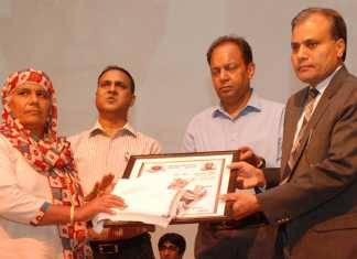 दिल्ली पुलिस कमिश्नर बोले, रोज जुर्म से आज आंसुओं से जंग दिल्ली पुलिस