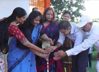 यूपी पुलिस के अधिकारियों की पत्नियों ने शुरू किया स्वच्छता सप्ताह उत्तर प्रदेश पुलिस