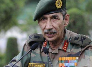 पुलिस-सेना के बड़े अफसरों को साध्वी प्रज्ञा ठाकुर के बयान से चोट पहुंची साध्वी प्रज्ञा सिंह ठाकुर