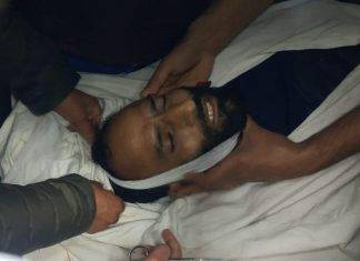 ईद मनाने घर आया Territorial Army का जवान मंजूर अहमद बेग शहीद Incidental Image