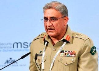 पाकिस्तानी सेना के प्रमुख जनरल बाजवा के सेवा विस्तार पर सुप्रीम कोर्ट की रोक
