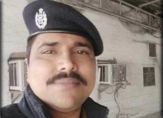 बिलखती भूखी बच्ची के लिए भोपाल में ट्रेन के पीछे बेतहाशा दौड़ा ये आरपीएफ जवान