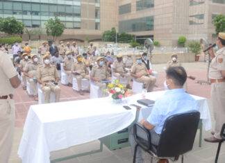 असली मालिकों तक उनका सामान पहुँचाने का पुलिस का नया तरीका