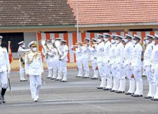 ਕੋਚੀ ਨੇਵਲ ਬੇਸ ਵਿੱਚ ਪੁਰਸਕਾਰ ਸਮਾਰੋਹ ਵਿੱਚ ਨੌਸੈਨਿਕਾਂ ਨੂੰ ਮੈਡਲ ਪ੍ਰਦਾਨ ਕੀਤੇ ਗਏ