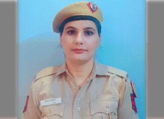 गुमशुदा बच्चों को तलाश करने वाली हवलदार सीमा ढाका को बारी से पहले तरक्की सीमा ढाका दिल्ली पुलिस