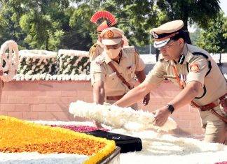 ड्यूटी निभाते हुए जान कुरबान कर गये पुलिसकर्मियों को पूरे मुल्क ने याद किया पुलिस स्मृति दिवस