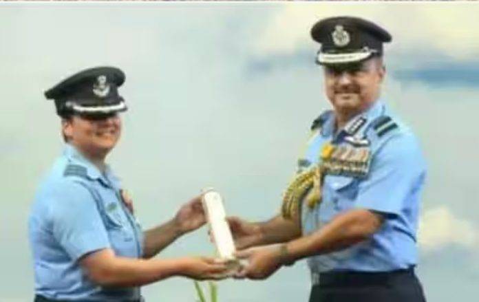 Wing-Commander-Deepika-Mishra विंग कमांडर दीपिका मिश्रा