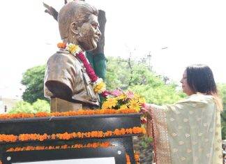 असम में आतंकवादियों से लोहा लेने वाले मेजर कमल कालिया की लखनऊ में प्रतिमा लगी
