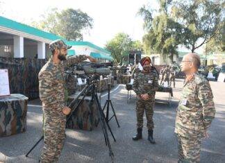 भारतीय सेनाओं के लिए खरीदे जा रहे नए हथियारों और उपकरणों का निरीक्षण