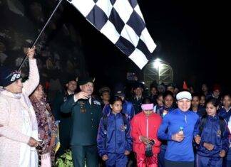 मेजर शशि मेहता ने झांसी के किले से दिल्ली तक दौड़ना शुरू किया , रेकॉर्ड बनाने की तैयारी