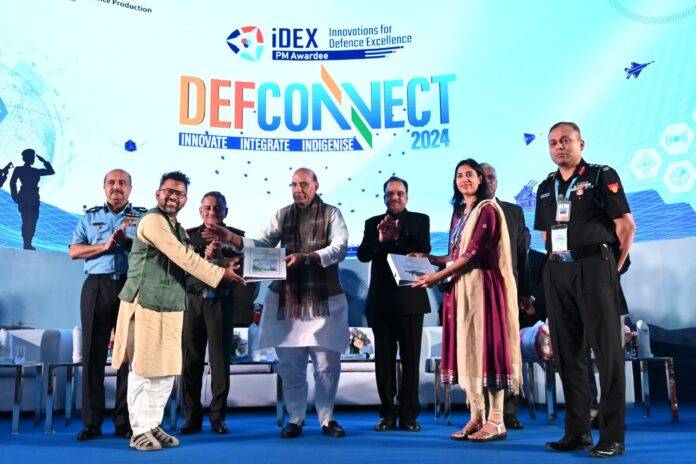 The contract handed over to Dr. R. Shivaraman, Director and CTO, BBBS in the presence of Shri Rajnath Singh, Defence Minister
