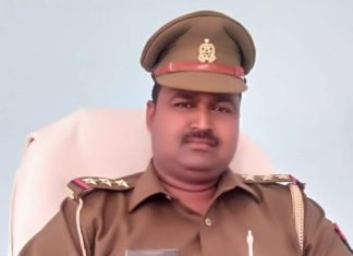 एसपी ने छापा मारा तो थाने का इंचार्ज इंस्पेक्टर दीवार फांद फरार हुआ