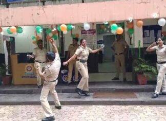 Cops suspended for dancing during Independence Day celebrations