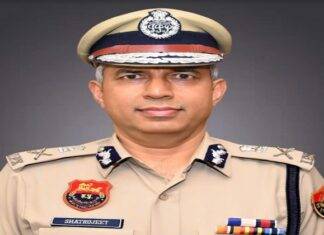 हरियाणा आईपीएस सुसाइड केस : सियासी – सामाजिक  दबाव के बाद छुट्टी पर भेजे गए डीजीपी शत्रुजीत