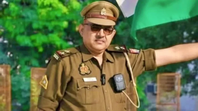 ट्रैफिक सब इंस्पेक्टर आफाक खान