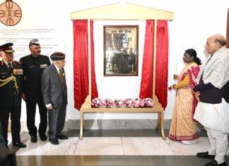 ਰਾਸ਼ਟਰਪਤੀ ਦ੍ਰੋਪਦੀ ਮੁਰਮੂ ਨੇ ਵਿਜੇ ਦਿਵਸ ਦੇ ਮੌਕੇ 'ਤੇ ਰਾਸ਼ਟਰਪਤੀ ਭਵਨ ਵਿਖੇ ਪਰਮ ਵੀਰ ਗੈਲਰੀ ਦਾ ਉਦਘਾਟਨ ਕੀਤਾ।