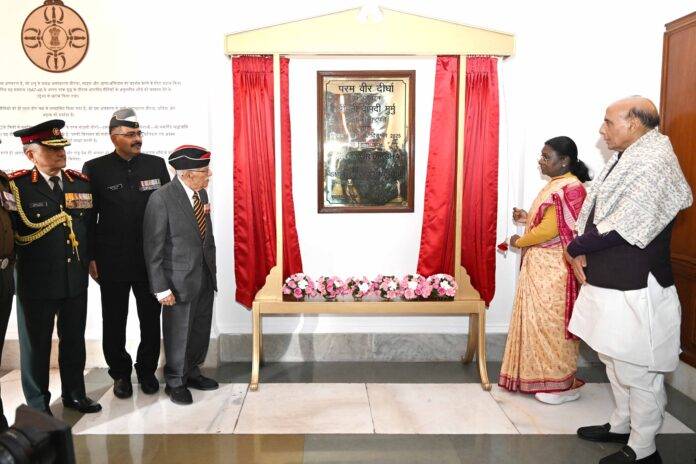 president inaugurated galary photo ਰਾਸ਼ਟਰਪਤੀ ਦ੍ਰੋਪਦੀ ਮੁਰਮੂ ਨੇ ਵਿਜੇ ਦਿਵਸ ਦੇ ਮੌਕੇ 'ਤੇ ਰਾਸ਼ਟਰਪਤੀ ਭਵਨ ਵਿਖੇ ਪਰਮ ਵੀਰ ਗੈਲਰੀ ਦਾ ਉਦਘਾਟਨ ਕੀਤਾ।
