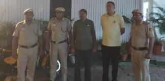 ਦਿੱਲੀ ਵਿੱਚ ਬ੍ਰਿਗੇਡੀਅਰ ਅਤੇ ਉਨ੍ਹਾਂ ਦੇ ਪੁੱਤਰ ‘ਤੇ ਹਮਲਾ: ਦੋ ਗ੍ਰਿਫ਼ਤਾਰ, ਪਰ ਪੁਲਿਸ ਦੀ ਕਾਰਵਾਈ ਸਵਾਲਾਂ ਦੇ ਘੇਰੇ ਵਿੱਚ . ਬ੍ਰਿਗੇਡੀਅਰ ਪਰਮਿੰਦਰ ਸਿੰਘ ਅਰੋੜਾ ਅਤੇ ਉਨ੍ਹਾਂ ਦੇ ਪੁੱਤਰ ਤੇਜਸ ਸਿੰਘ ਅਰੋੜਾ 'ਤੇ ਹਮਲੇ ਦੇ ਦੋਸ਼ੀ ਸਤੇਂਦਰ ਚੌਧਰੀ ਅਤੇ ਸੰਜੇ ਸ਼ਰਮਾ ਨੂੰ ਗ੍ਰਿਫ਼ਤਾਰ ਕੀਤਾ ਗਿਆ ਹੈ।