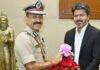तमिलनाडु पुलिस प्रमुख का ओहदा संभालने के बाद महेश कुमार अग्रवाल ने मुख्यमंत्री सी. जोसेफ़ विजय से मुलाकात की