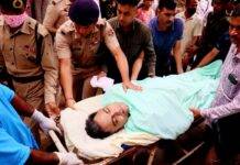 त्रिपुरा के डीजीपी अनुराग धनकड़ पुलिस मुख्यालय में मृत पाए गए, आत्महत्या की आशंका डीजीपी अनुराग धनकड़ को अगरतला के जीबी पंत अस्पताल लाया गया। (फोटो साभार: northeasttoday.in)