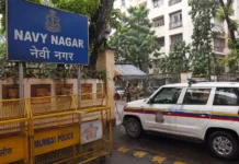 मुंबई में नौसैनिक, पत्नी और बच्चों के शव मिले , हत्या और आत्महत्या का मामला मुंबई का नेवी नगर क्षेत्र जहां नाविक पूरणमल शंभूलाल मेहरा का परिवार रहता था.