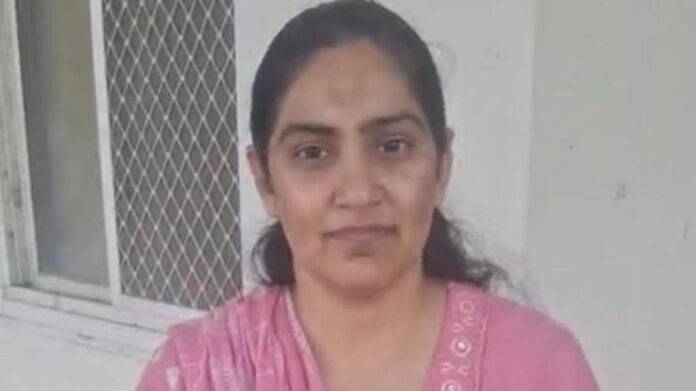 जेलर दिव्या चौधरी ( फाइल फोटो )